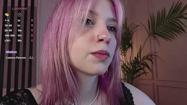 Snapshot of arielabradberry chatting on 5, 7, 2026 arielabradberry online show from 5, 7, 2026