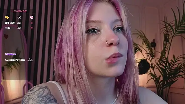 Snapshot of arielabradberry chatting on 9, 7, 2026 arielabradberry online show from 9, 7, 2026