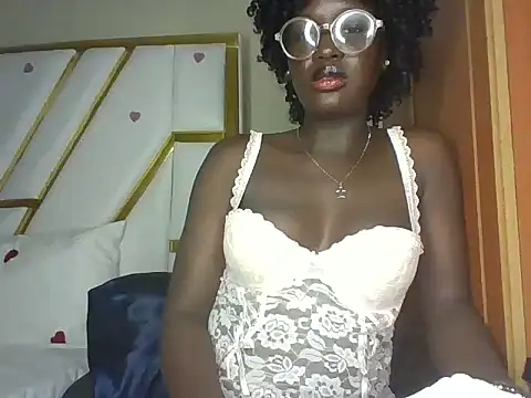 cutesmiling online show from 13, 3, 2025