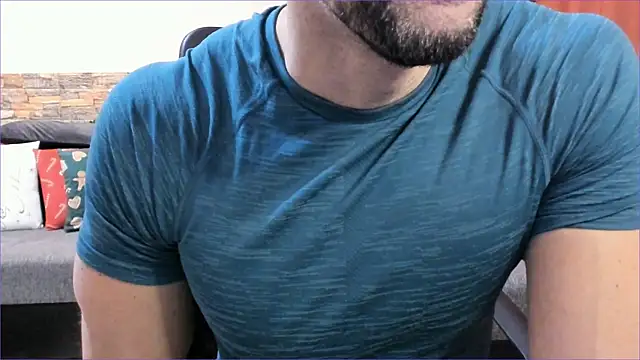 Snapshot of HotHunkTrainer chatting on 6, 3, 2025 HotHunkTrainer online show from 6, 3, 2025