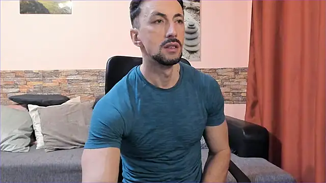 Snapshot of HotHunkTrainer chatting on 19, 3, 2025 HotHunkTrainer online show from 19, 3, 2025