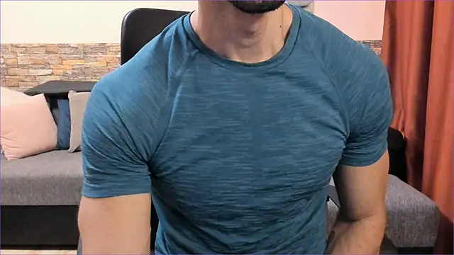 Snapshot of HotHunkTrainer chatting on 9, 9, 2025 HotHunkTrainer online show from 9, 9, 2025