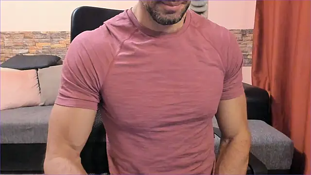 Snapshot of HotHunkTrainer chatting on 18, 9, 2025 HotHunkTrainer online show from 18, 9, 2025