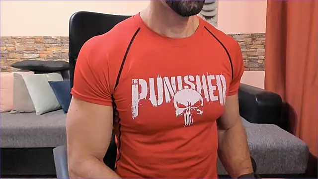 Snapshot of HotHunkTrainer chatting on 7, 11, 2025 HotHunkTrainer online show from 7, 11, 2025