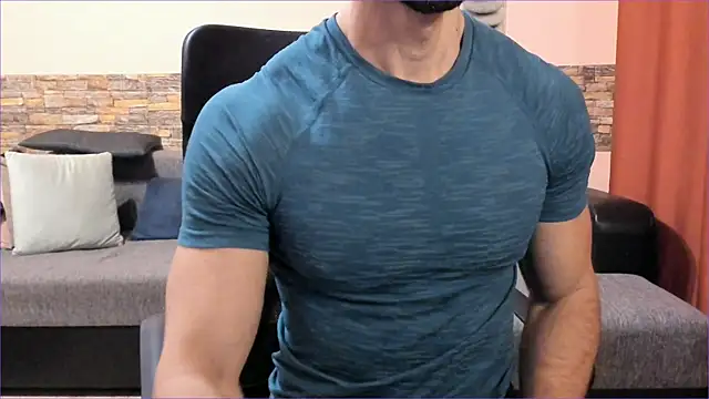 Snapshot of HotHunkTrainer chatting on 9, 11, 2025 HotHunkTrainer online show from 9, 11, 2025