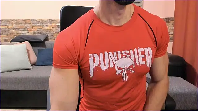 Snapshot of HotHunkTrainer chatting on 13, 11, 2025 HotHunkTrainer online show from 13, 11, 2025