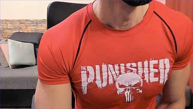 Snapshot of HotHunkTrainer chatting on 16, 11, 2025 HotHunkTrainer online show from 16, 11, 2025