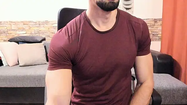 Snapshot of HotHunkTrainer chatting on 2, 12, 2025 HotHunkTrainer online show from 2, 12, 2025