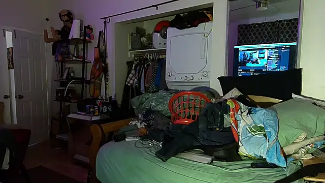 Snapshot of badboybrad11 chatting on 25, 10, 2025 badboybrad11 online show from 25, 10, 2025