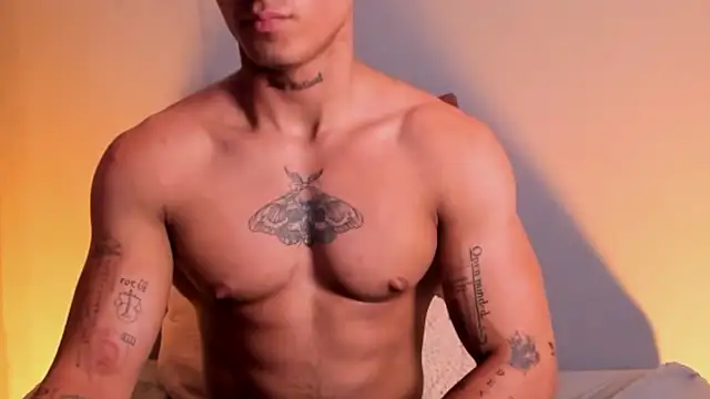 Snapshot of Thomas_Fit1 chatting on 2, 1, 2025 Thomas Fit1 online show from 2, 1, 2025