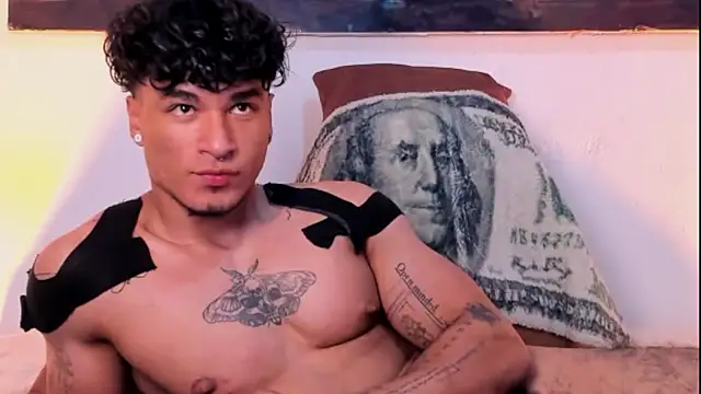 Snapshot of Thomas_Fit1 chatting on 5, 2, 2025 Thomas Fit1 online show from 5, 2, 2025