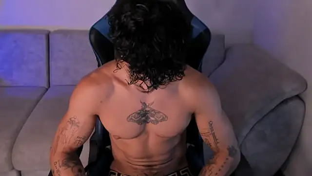 Snapshot of Thomas_Fit1 chatting on 1, 7, 2026 Thomas Fit1 online show from 1, 7, 2026