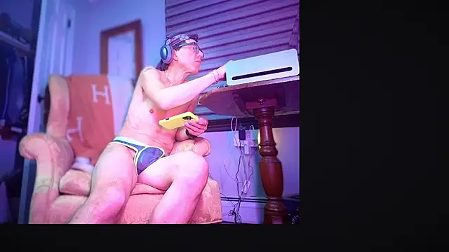 YouLikeBigDick9 online show from 30, 12, 2024