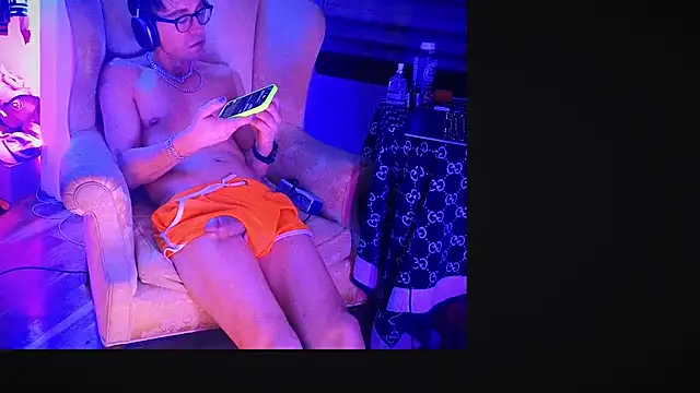 YouLikeBigDick9 online show from 17, 2, 2025