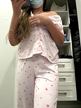 jAsMinE678 online show from 18, 12, 2025