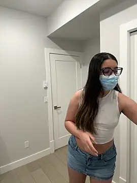 jAsMinE678 online show from 9, 4, 2026