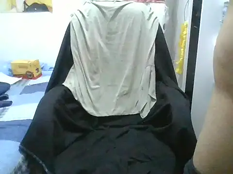 Snapshot of gian1230 chatting on 25, 4, 2026 gian1230 online show from 25, 4, 2026