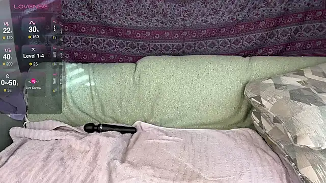 GlitterKitty108 online show from 19, 12, 2025