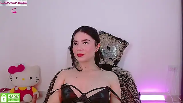 Snapshot of LauryMoons chatting on 10, 5, 2026 LauryMoons online show from 10, 5, 2026