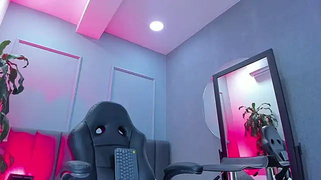 Snapshot of Elisa_castrillon chatting on 28, 11, 2025 Elisa castrillon online show from 28, 11, 2025