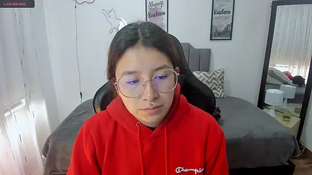 Amy joones online show from 4, 10, 2025