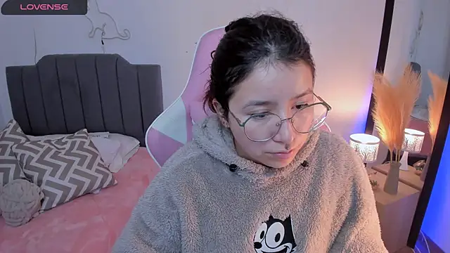 Amy joones online show from 7, 4, 2026