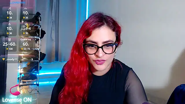 violetaredbitch online show from 2, 3, 2025