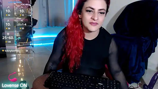 violetaredbitch online show from 2, 3, 2025