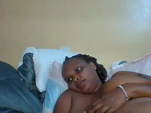 Snapshot of Sexxy-Shie chatting on 7, 1, 2025 Sexxy-Shie online show from 7, 1, 2025