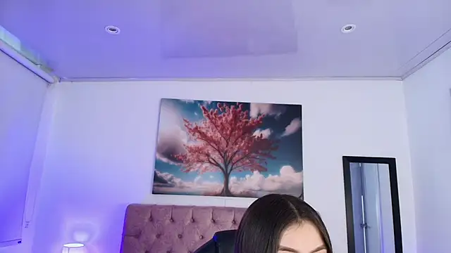 Julianaa Castro  online show from 6, 3, 2026