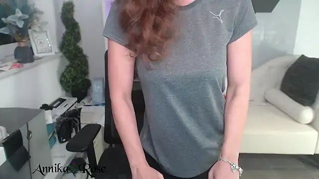 AnnikaRose online show from 19, 1, 2025