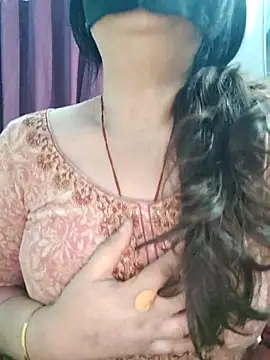 Snapshot of Aishwaryaa_69 chatting on 6, 6, 2026 Aishwaryaa 69 online show from 6, 6, 2026