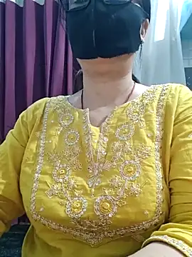 Snapshot of Aishwaryaa_69 chatting on 18, 6, 2026 Aishwaryaa 69 online show from 18, 6, 2026