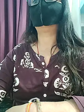 Snapshot of Aishwaryaa_69 chatting on 8, 7, 2026 Aishwaryaa 69 online show from 8, 7, 2026