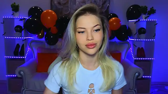 EmmyMills online show from 28, 10, 2025