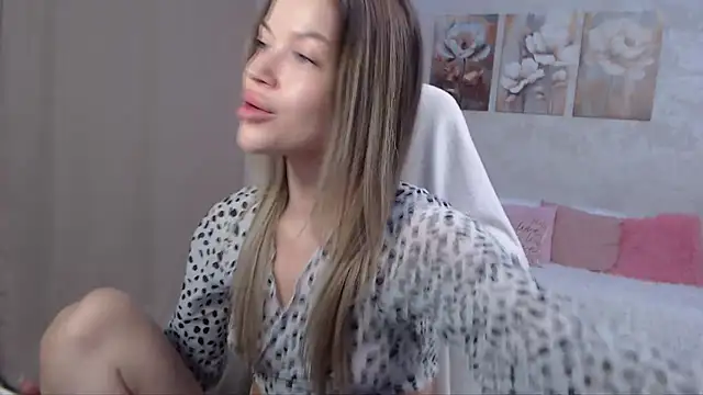 Snapshot of EmmyMills chatting on 18, 7, 2026 EmmyMills online show from 18, 7, 2026