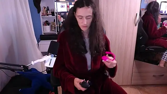 MemiKouki online show from 28, 1, 2025