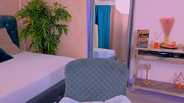 MichelleReys online show from 7, 11, 2025