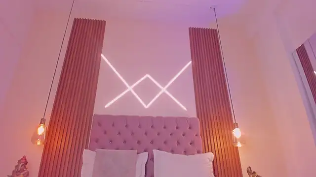 Sophia turneer online show from 5, 4, 2026