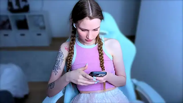 StellaLawless online show from 22, 2, 2026