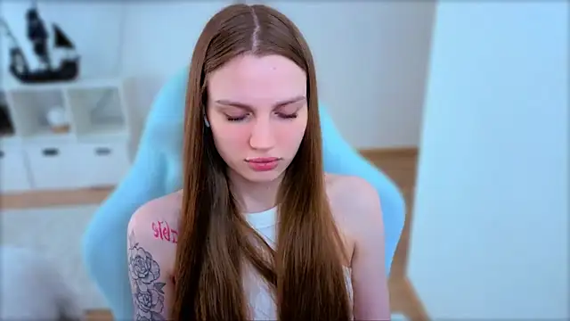 StellaLawless online show from 8, 4, 2026