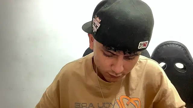 Snapshot of bob_petterson chatting on 3, 1, 2025 bob petterson online show from 3, 1, 2025