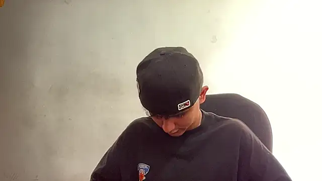 Snapshot of bob_petterson chatting on 5, 1, 2025 bob petterson online show from 5, 1, 2025