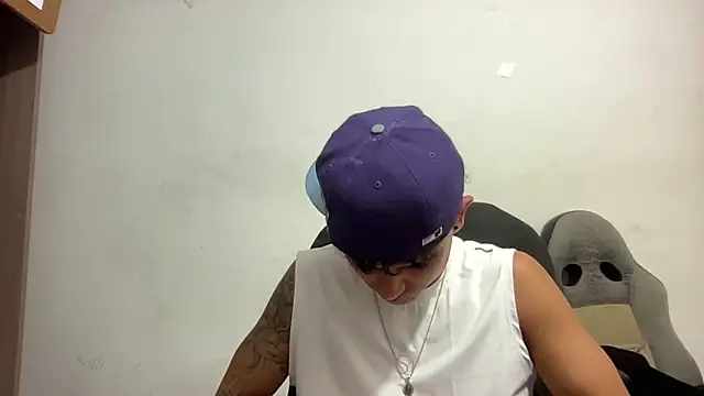 Snapshot of bob_petterson chatting on 7, 1, 2025 bob petterson online show from 7, 1, 2025