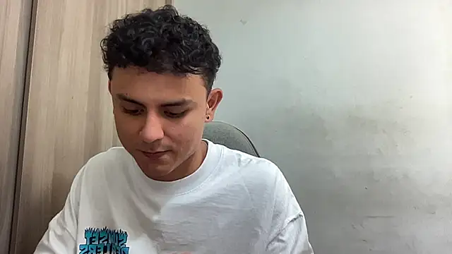 Snapshot of bob_petterson chatting on 13, 1, 2025 bob petterson online show from 13, 1, 2025