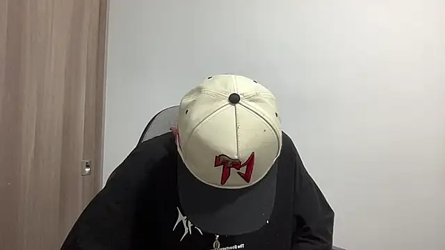 Snapshot of bob_petterson chatting on 27, 1, 2025 bob petterson online show from 27, 1, 2025