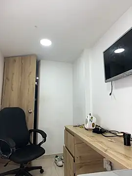 Snapshot of bob_petterson chatting on 18, 9, 2025 bob petterson online show from 18, 9, 2025