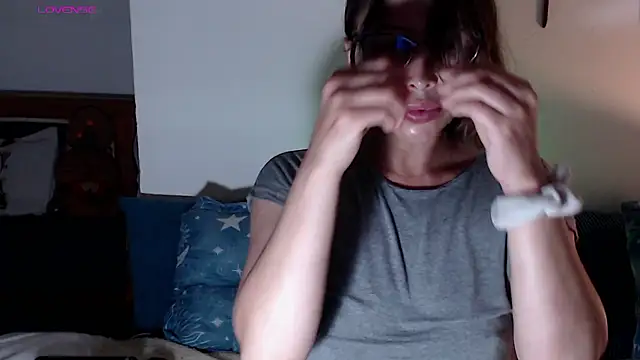 velvet lips01 online show from 23, 3, 2026