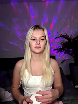 Snapshot of Allylove03 chatting on 5, 12, 2024 Allylove03 online show from 5, 12, 2024