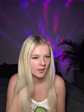 Snapshot of Allylove03 chatting on 22, 12, 2024 Allylove03 online show from 22, 12, 2024